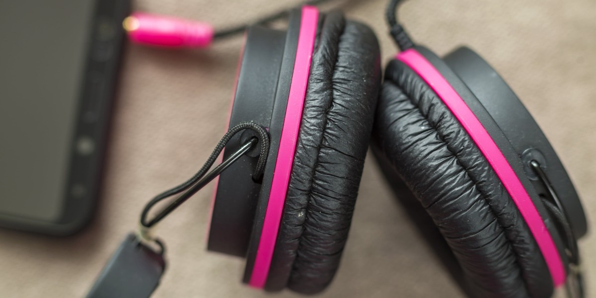 See What Bluetooth Headphones UK Tricks The Celebs Are Making Use Of