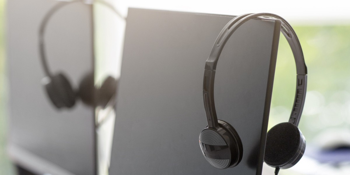 See What Headphone UK Tricks The Celebs Are Using